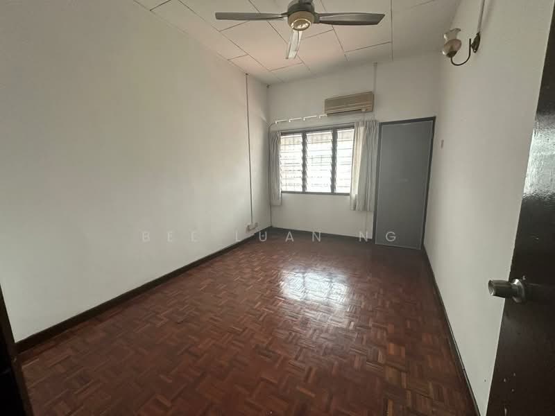 Rumah Teres untuk Dijual di Taman Kajang Raya (Kajang) - Bee Luan Ng - Bedroom - PropertyGuru.com.my