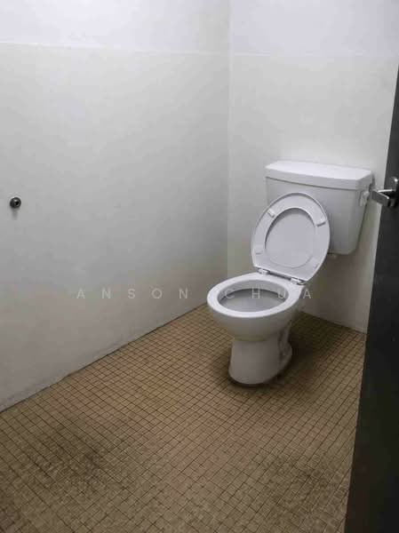 Kilang untuk Disewa di Taman Universiti (Skudai) - Anson Chua - Bathroom - PropertyGuru.com.my