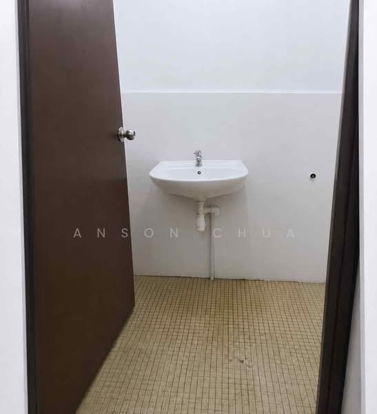Kilang untuk Disewa di Taman Universiti (Skudai) - Anson Chua - Bathroom - PropertyGuru.com.my