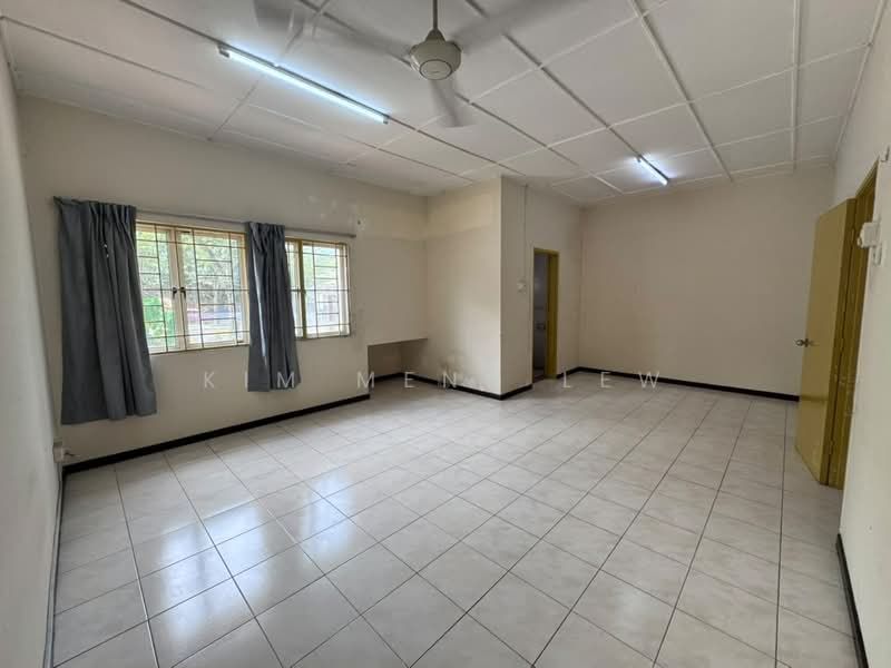 Rumah Teres 2 Tingkat untuk Dijual di Taman Usahawan (Kepong) - Kim Meng Lew - Living Room - PropertyGuru.com.my