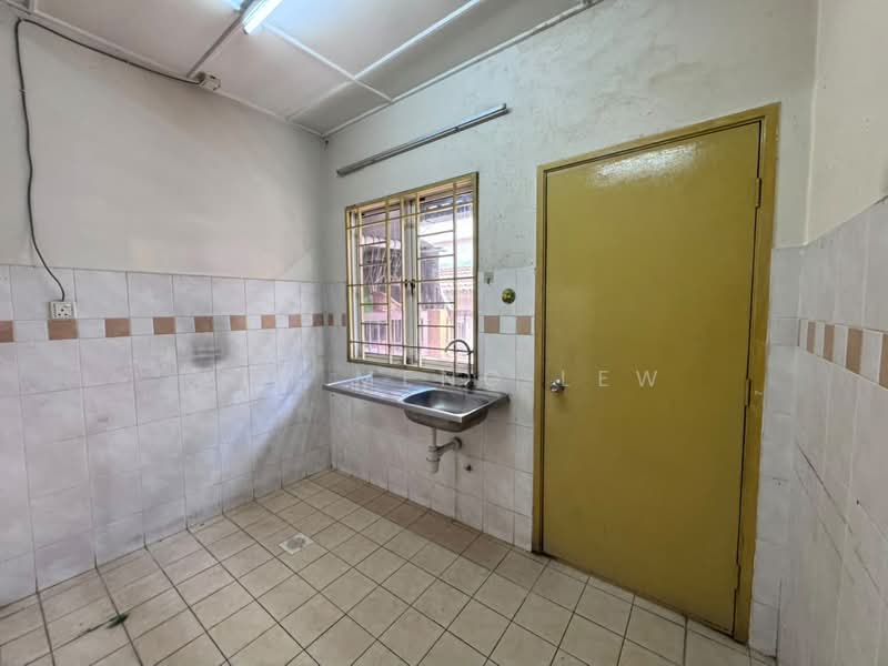 Rumah Teres 2 Tingkat untuk Dijual di Taman Usahawan (Kepong) - Kim Meng Lew - Kitchen - PropertyGuru.com.my