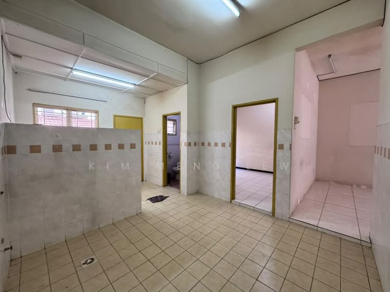 Rumah Teres 2 Tingkat untuk Dijual di Taman Usahawan (Kepong) - Kim Meng Lew - Bathroom - PropertyGuru.com.my