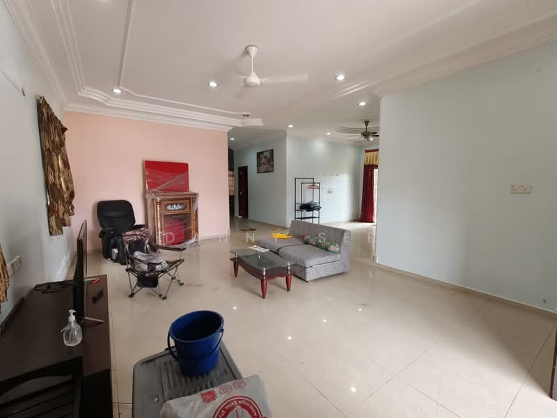 Rumah Banglo untuk Disewa di Kelapa Sawit (Kulai) - Danny See - Living Room - PropertyGuru.com.my