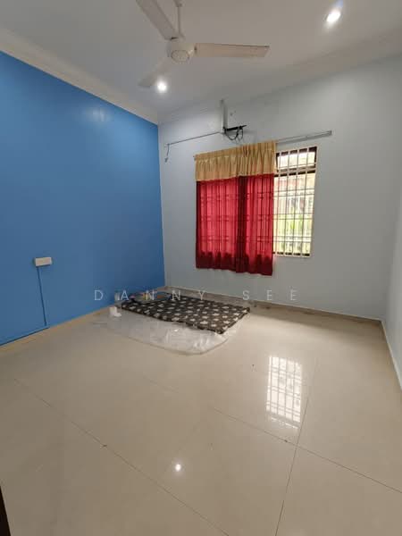 Rumah Banglo untuk Disewa di Kelapa Sawit (Kulai) - Danny See - Bedroom - PropertyGuru.com.my