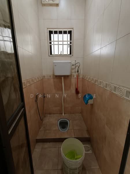Rumah Banglo untuk Disewa di Kelapa Sawit (Kulai) - Danny See - Bathroom - PropertyGuru.com.my