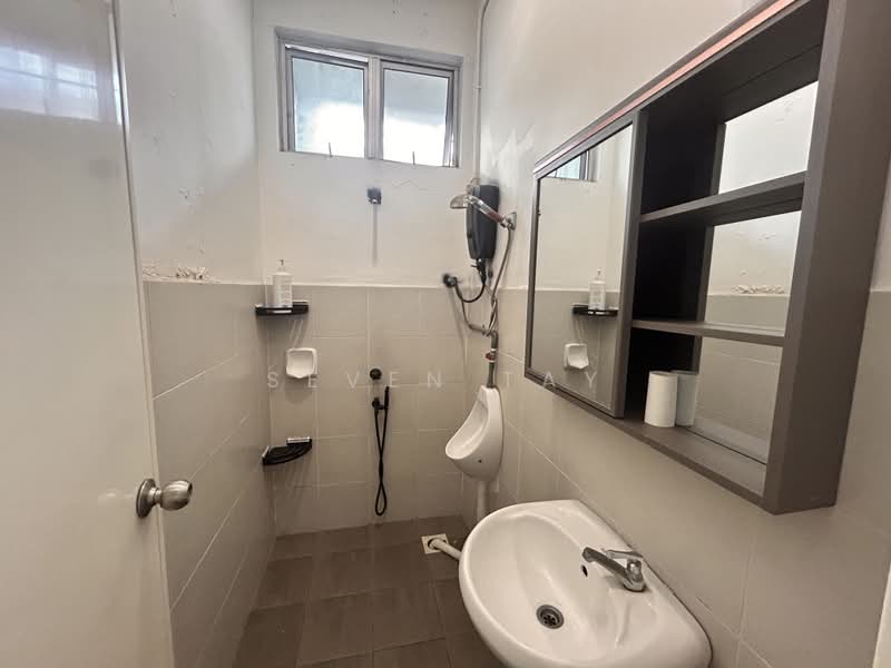 Shop / Office for Rent in Taman Gaya (Ulu Tiram) - Seven Tay - PropertyGuru.com.my