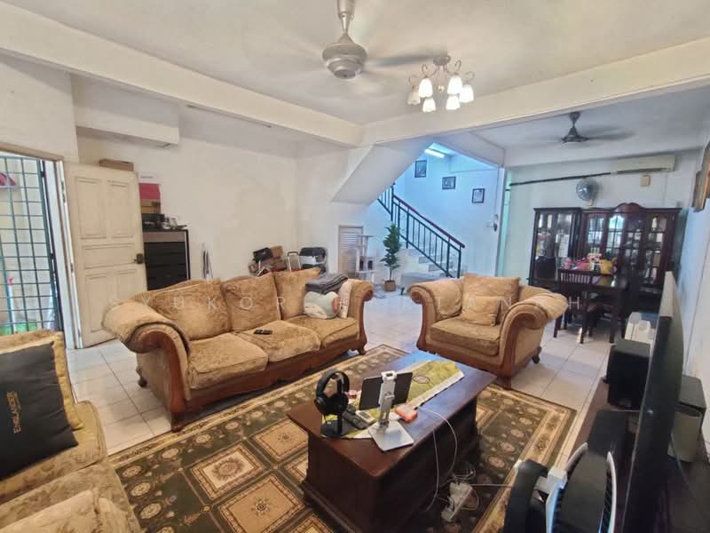 Rumah Teres 2 Tingkat untuk Dijual di Shah Alam (Selangor) - Syukor Hartanah - Living Room - PropertyGuru.com.my