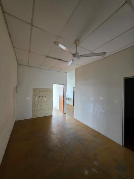 Shop / Office for Rent in Taman Daya (Johor Bahru) - Claira Ong - Interior - PropertyGuru.com.my