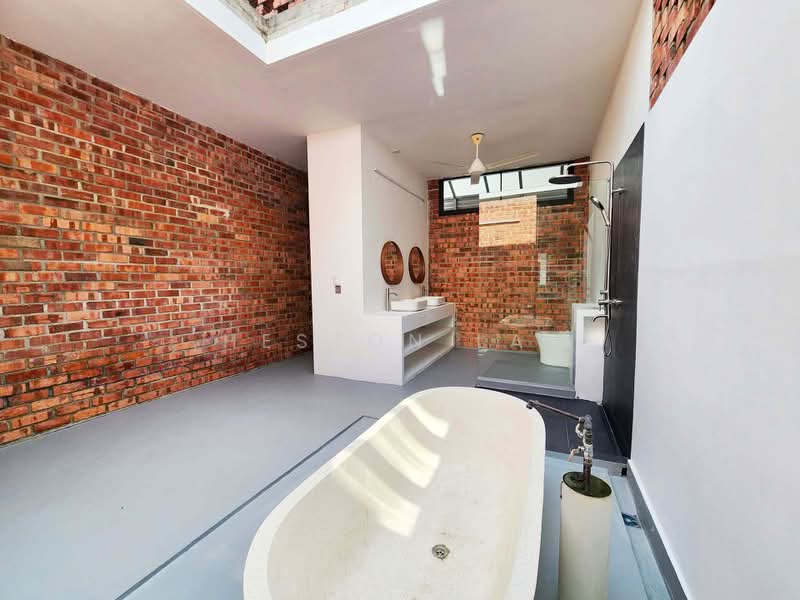 Bungalow for Sale in Leisure Farm (Gelang Patah) - Heston Lai - Bathroom - PropertyGuru.com.my