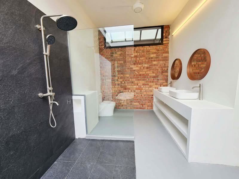 Bungalow for Sale in Leisure Farm (Gelang Patah) - Heston Lai - Bathroom - PropertyGuru.com.my