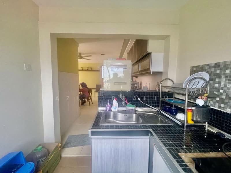 Condominium for Sale at Platinum Lake PV 12 - Azli Ibrahim - Kitchen - PropertyGuru.com.my