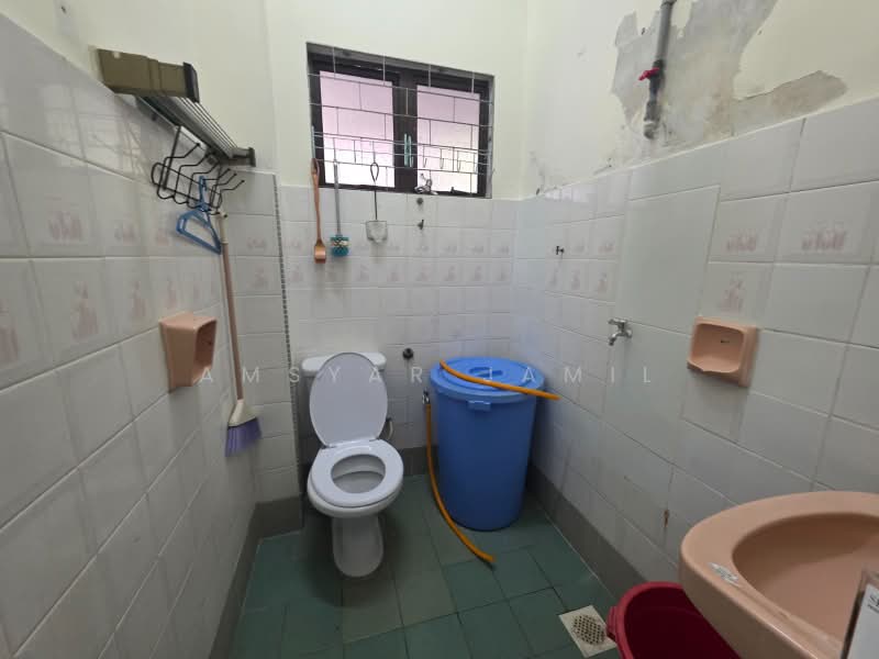 Rumah Teres 2 Tingkat untuk Dijual di Shah Alam (Selangor) - Amsyar Jamil - Bathroom - PropertyGuru.com.my
