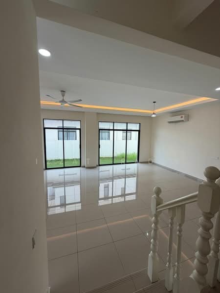 Rumah Berkembar untuk Disewa di Kuala Selangor (Selangor) - Izzati Radin - Living Room - PropertyGuru.com.my