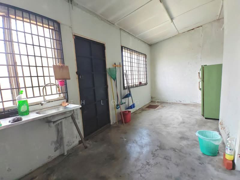 Rumah Teres 2 Tingkat untuk Dijual di Permas Jaya (Johor Bahru) - Shieh Long Chen - Kitchen - PropertyGuru.com.my