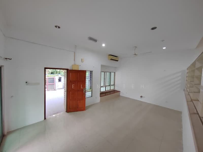 Rumah Teres 2 Tingkat untuk Dijual di Taman Desa (Kuala Lumpur) - Adeline Teh - Living Room - PropertyGuru.com.my