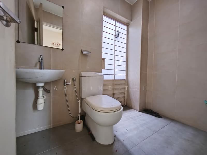 Rumah Teres 2 Tingkat untuk Dijual di Taman Desa (Kuala Lumpur) - Adeline Teh - Bathroom - PropertyGuru.com.my