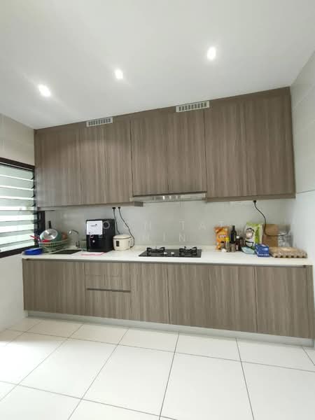 Condominium for Rent at Paraiso Residence @ The Earth - Yoon Tat Chin - Kitchen - PropertyGuru.com.my