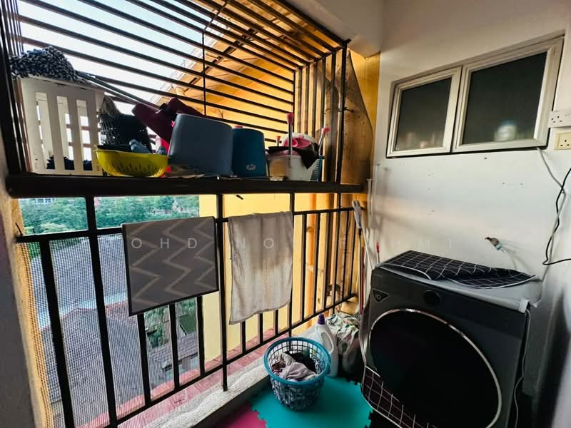 Kondominium untuk Dijual di De Rozelle - Mohd Nor Fahmi - Balcony - PropertyGuru.com.my