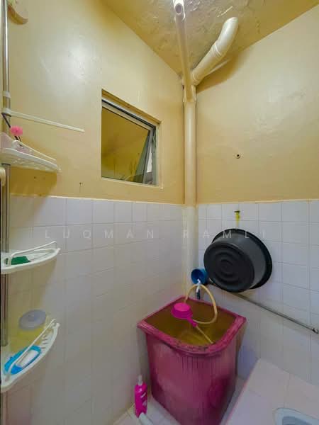 Terraced House for Sale in Batu 9 (Cheras) - Luqman Ramli - Bathroom - PropertyGuru.com.my