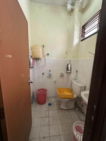Rumah Teres 2 Tingkat untuk Dijual di Bandar Putra (Kulai) - Shieh Long Chen - Bathroom - PropertyGuru.com.my
