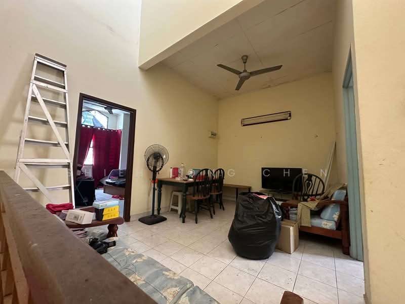 Rumah Teres 2 Tingkat untuk Dijual di Bandar Putra (Kulai) - Shieh Long Chen - Living Room - PropertyGuru.com.my