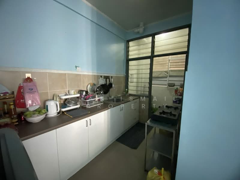Apartment for Sale at Pangsapuri Kasturi Bandar Dato Onn - Azlan Ismail aiproperty - Kitchen - PropertyGuru.com.my