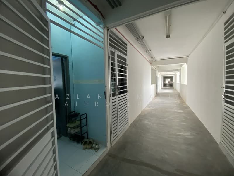 Apartment for Sale at Pangsapuri Kasturi Bandar Dato Onn - Azlan Ismail aiproperty - Corridor - PropertyGuru.com.my