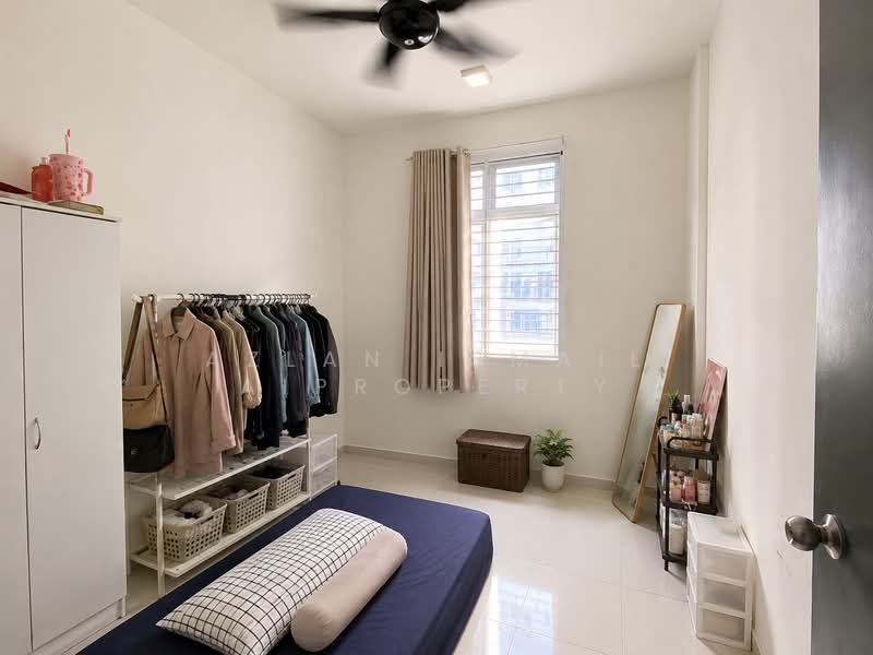 Apartment for Sale at Pangsapuri Kasturi Bandar Dato Onn - Azlan Ismail aiproperty - Bedroom - PropertyGuru.com.my