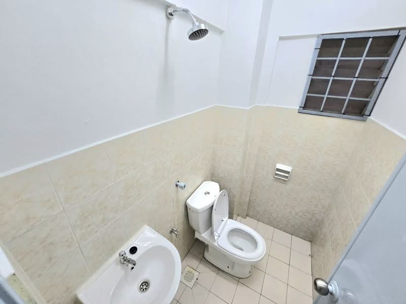 Apartment for Sale at Apartment Selasih - Wind Mah - Bathroom - PropertyGuru.com.my