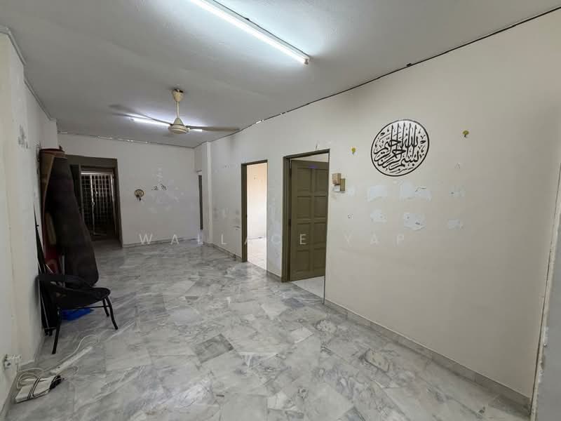 Pangsapuri untuk Disewa di Teratai Mewah Apartment Block 15,17,19,21 - Wallace Yap - Living Room - PropertyGuru.com.my