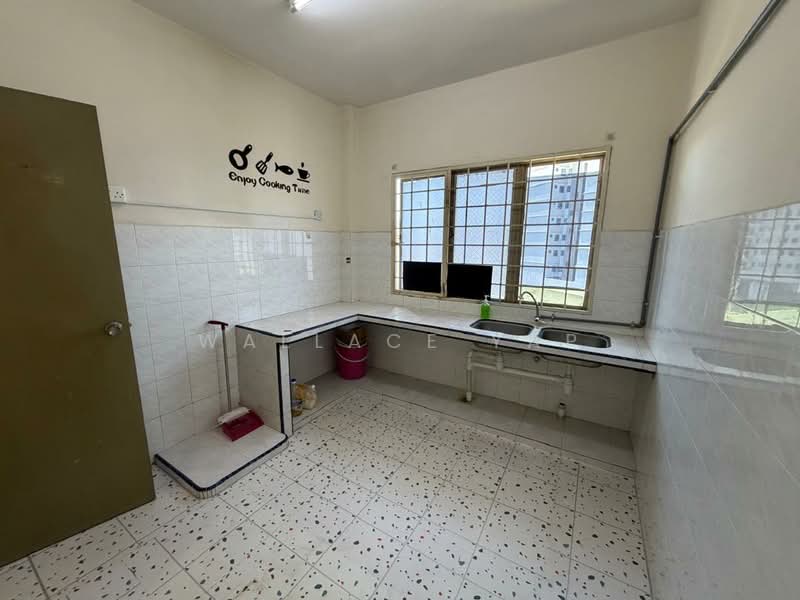 Pangsapuri untuk Disewa di Teratai Mewah Apartment Block 15,17,19,21 - Wallace Yap - Kitchen - PropertyGuru.com.my