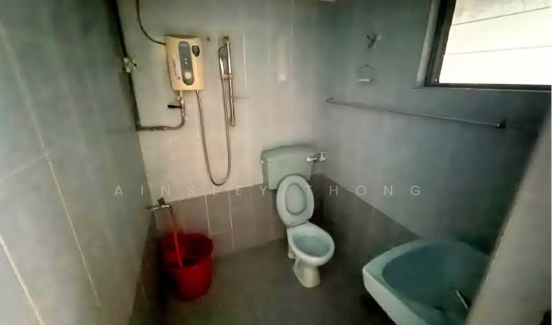 1.5-storey Terraced House for Sale in Ipoh (Perak) - Ainsley Thong - Bathroom - PropertyGuru.com.my
