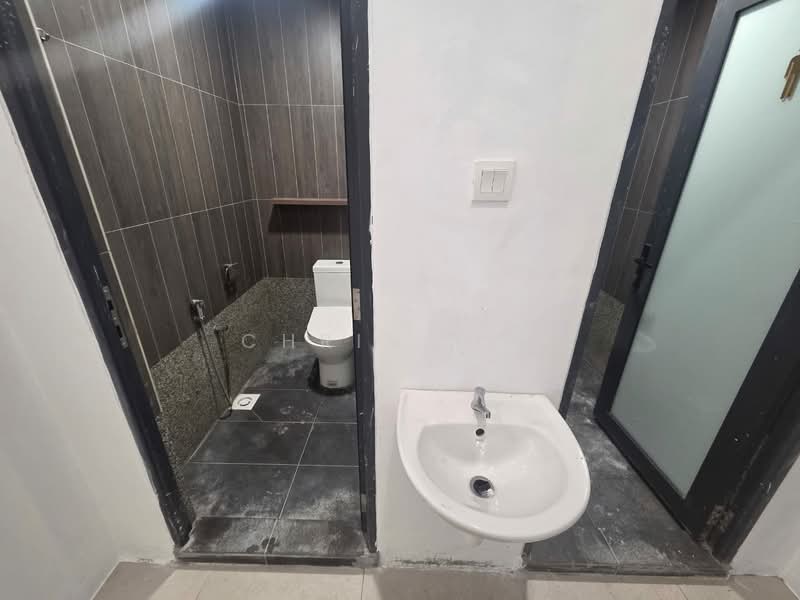 Shop for Rent in Taman Tun Dr Ismail (Kuala Lumpur) - Chris Tye - Bathroom - PropertyGuru.com.my