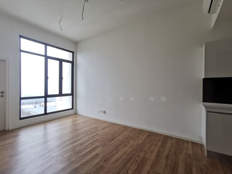 Servis Apartment untuk Dijual di The Park Sky Residence - Bee Luan Ng - Living Room - PropertyGuru.com.my