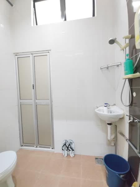 Rumah Teres 2 Tingkat untuk Dijual di Taman Perling (Perling) - May Lim - Bathroom - PropertyGuru.com.my