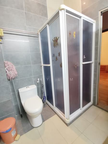 Rumah Teres 2 Tingkat untuk Dijual di Taman Perling (Perling) - May Lim - Bathroom - PropertyGuru.com.my