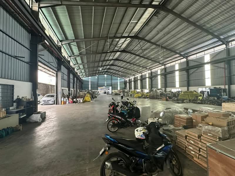 Warehouse for Rent in Kampung Baru Sungai Buloh (Sungai Buloh) - CW Kong - Exterior - PropertyGuru.com.my