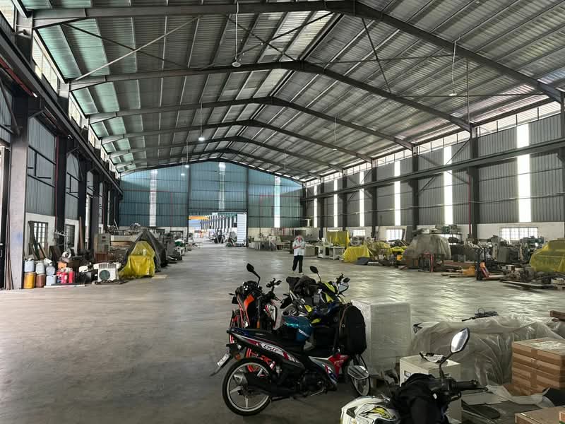 Warehouse for Rent in Kampung Baru Sungai Buloh (Sungai Buloh) - CW Kong - Interior - PropertyGuru.com.my