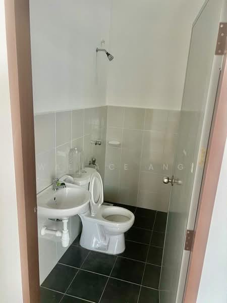 Rumah Teres 2 Tingkat untuk Dijual di Taman Pulai Mutiara (Iskandar Puteri (Nusajaya)) - Wallace Ang - Bathroom - PropertyGuru.com.my