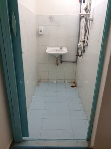 Rumah Teres 1.5 Tingkat untuk Dijual di Seksyen 7 (Kota Damansara) - Victor Liew - Bathroom - PropertyGuru.com.my