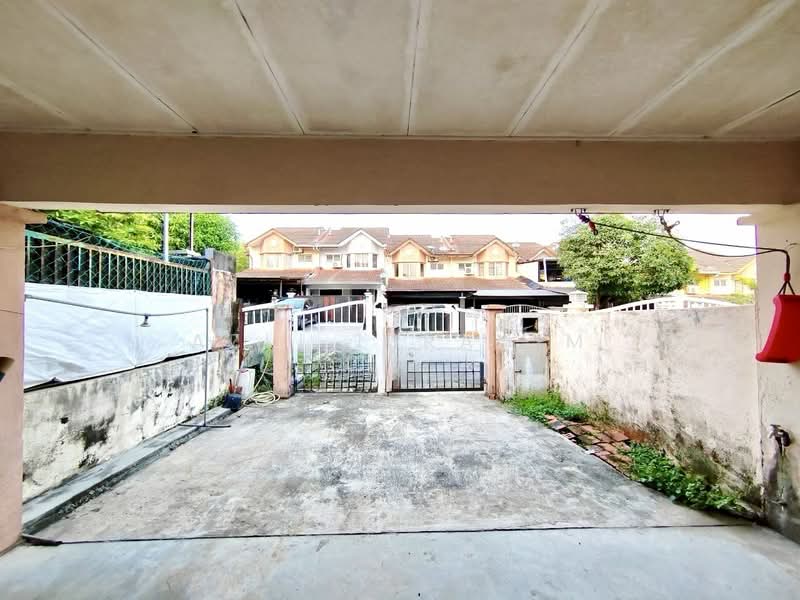 Rumah Teres 2 Tingkat untuk Dijual di Taman Setia 2 (Balakong) - Azli Ibrahim - Exterior - PropertyGuru.com.my