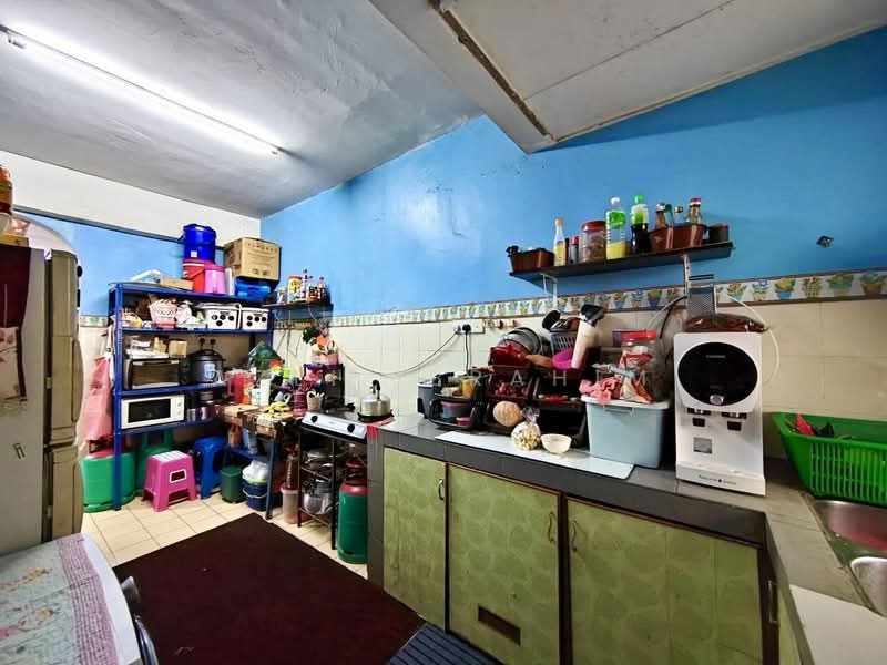 Rumah Teres 2 Tingkat untuk Dijual di Taman Setia 2 (Balakong) - Azli Ibrahim - Kitchen - PropertyGuru.com.my