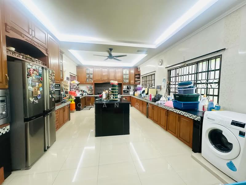 Semi-Detached House for Sale in Taman Taming Jaya (Balakong) - Luqman Ramli - Kitchen - PropertyGuru.com.my