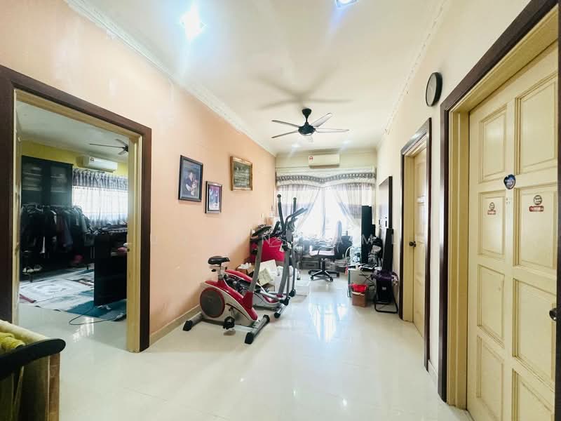 Semi-Detached House for Sale in Taman Taming Jaya (Balakong) - Luqman Ramli - Corridor - PropertyGuru.com.my