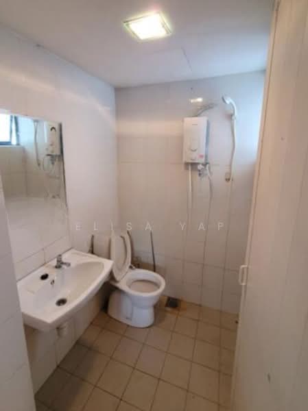 Kondominium untuk Dijual di Gemilang Indah - Elisa Yap - Bathroom - PropertyGuru.com.my