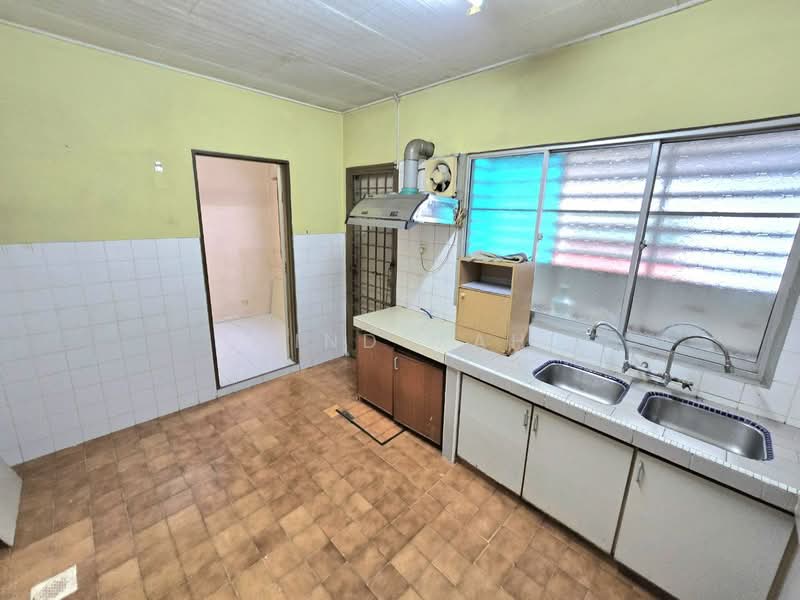 2-storey Terraced House for Sale in Bandar Sunway (Sunway) - Wind Mah - Kitchen - PropertyGuru.com.my