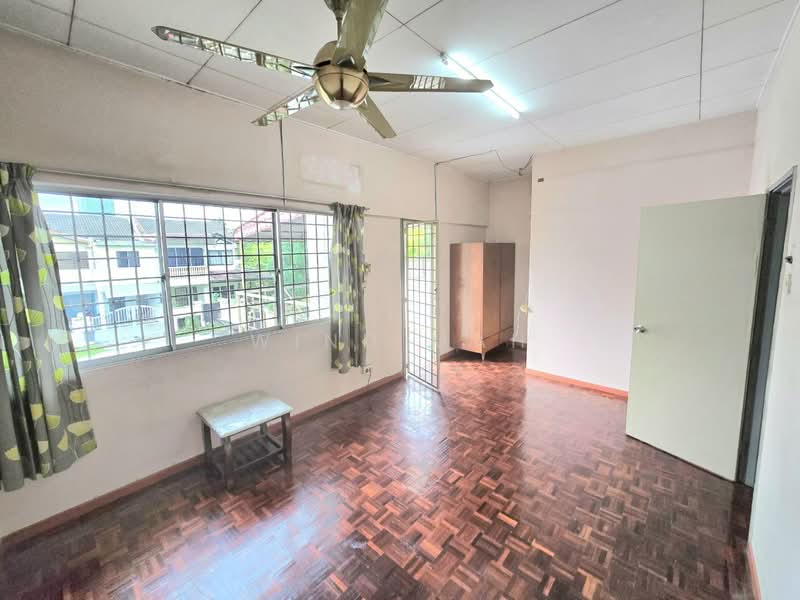 2-storey Terraced House for Sale in Bandar Sunway (Sunway) - Wind Mah - Living Room - PropertyGuru.com.my