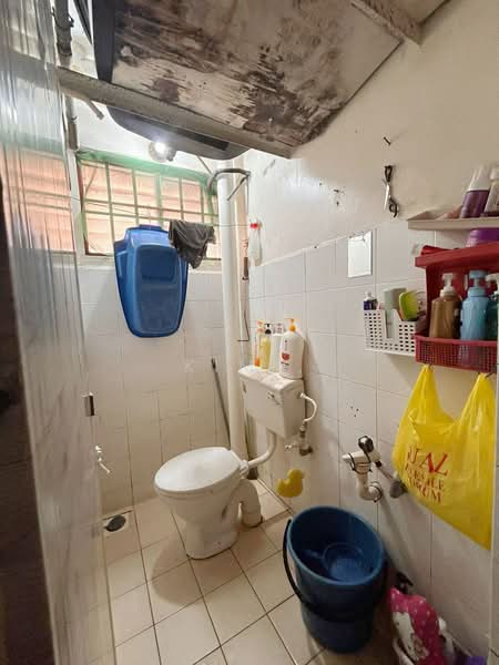 Pangsapuri untuk Dijual di Sri Ilham - Kim . - Bathroom - PropertyGuru.com.my