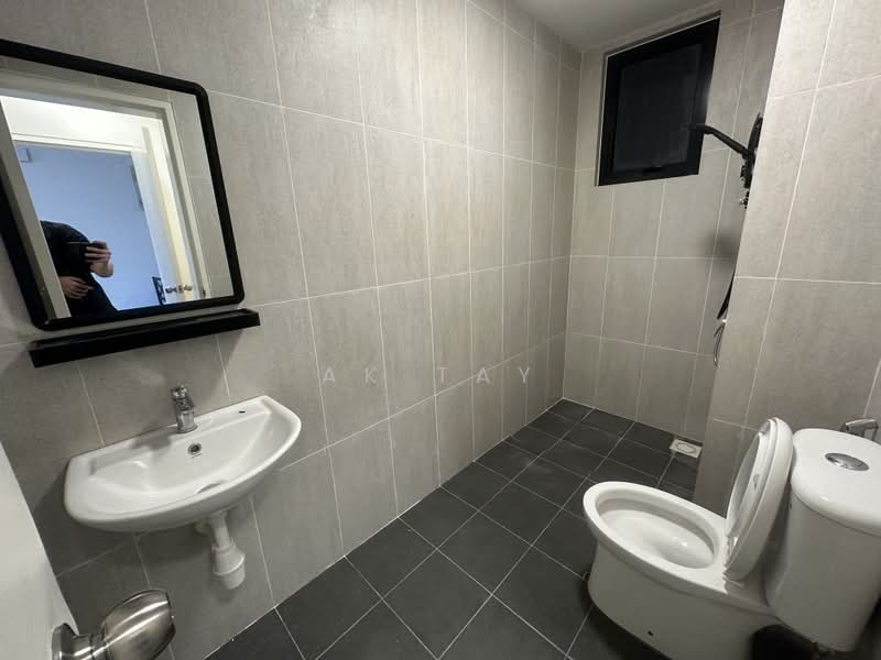 Servis Apartment untuk Disewa di MKH Boulevard II - AK TAY - Bathroom - PropertyGuru.com.my