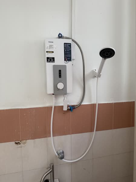 Pangsapuri untuk Disewa di Mentari Court - Joanne Diong - Bathroom - PropertyGuru.com.my